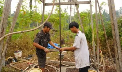 Sentuh Angka 20 Persen, Satgas TMMD 130 Kebut Pengeboran Sumur Bor Titik Ketiga di Dusun Riya