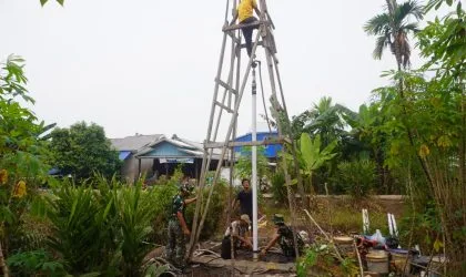 Kemanunggalan Nyata di Dusun Hidayah, Progres Sumur Bor Sasaran 5 TMMD Tembus 50 Persen